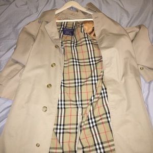 Berberry trenchcoat
